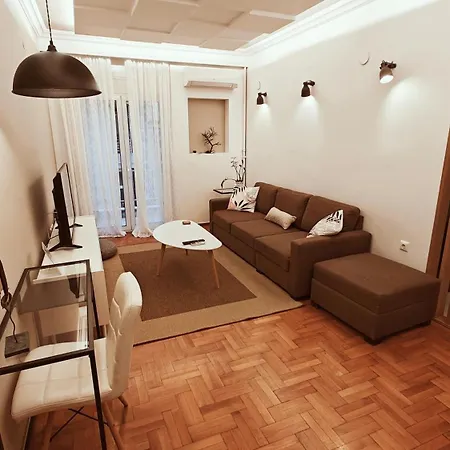 Think Home, Exploring The Center Of アパート *