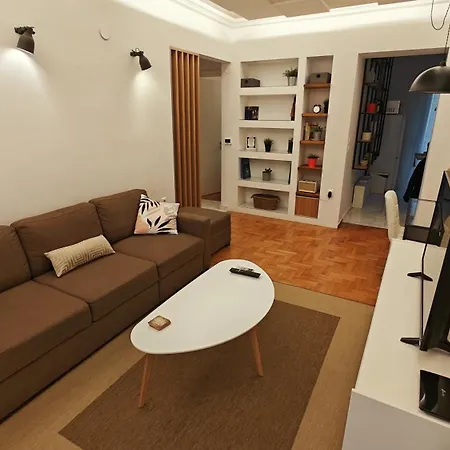 Think Home, Exploring The Center Of 아파트 테살로니키