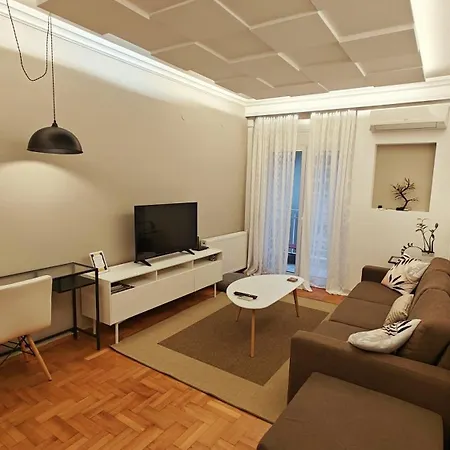 Think Home, Exploring The Center Of 테살로니키