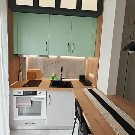 아파트 Think Home, Exploring The Center Of